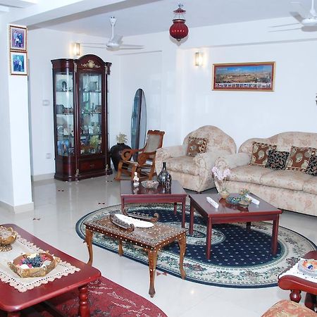 Leelu Homestay Kochi Екстер'єр фото
