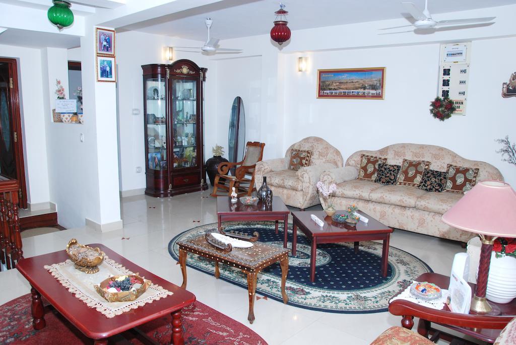 Leelu Homestay Kochi Екстер'єр фото